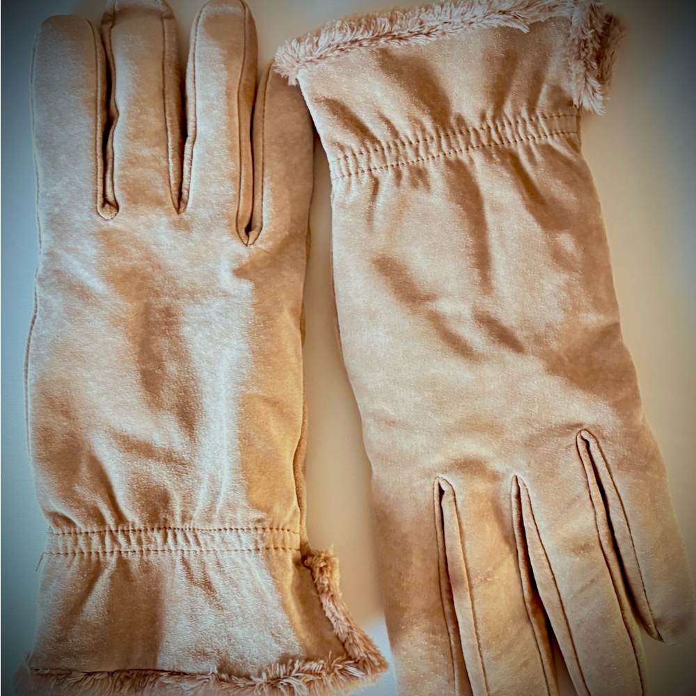 Tan genuine pig leather suede gloves with faux fur lining, like new